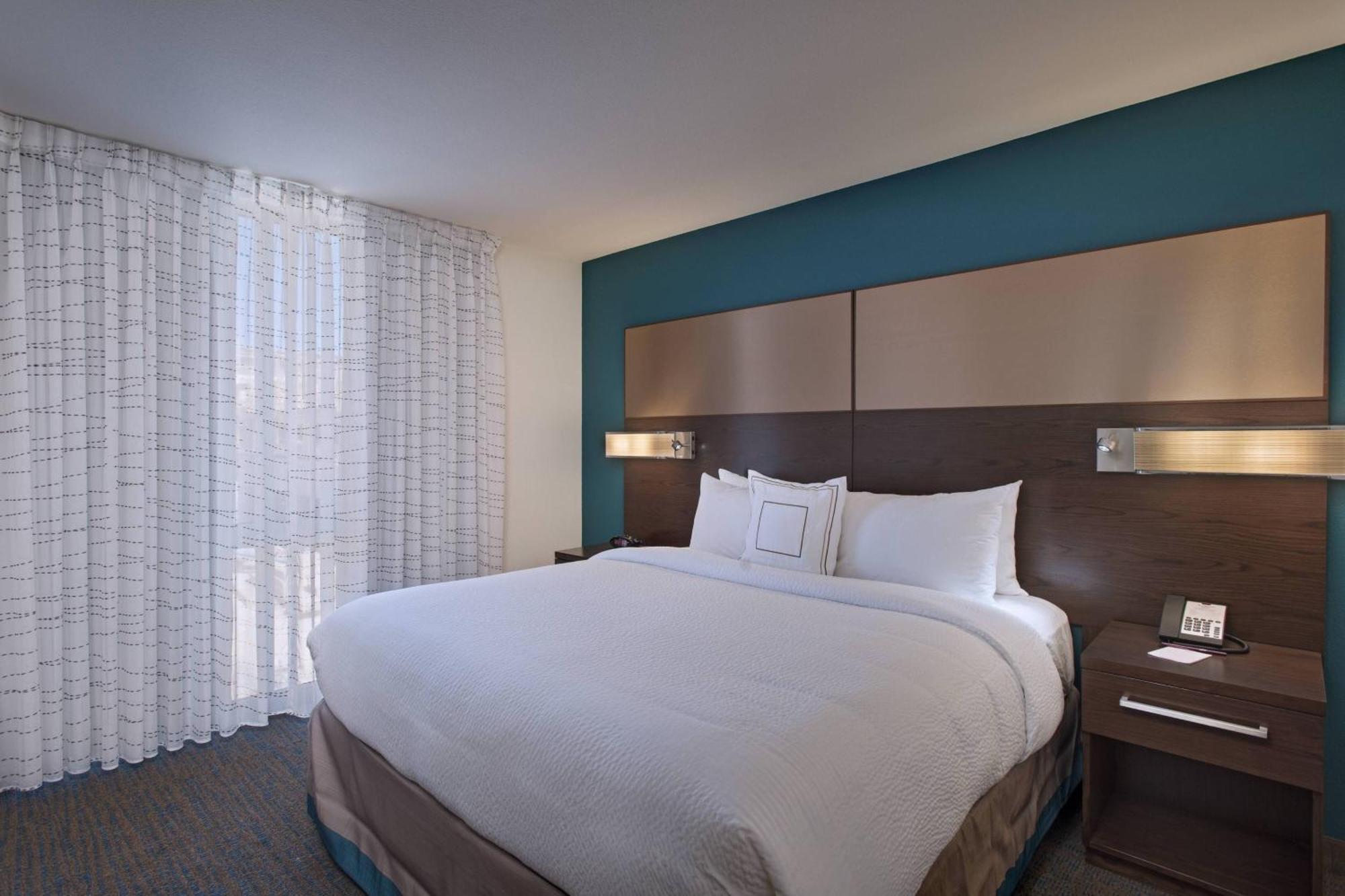 Hotel By Marriott The District At Eastover Jackson