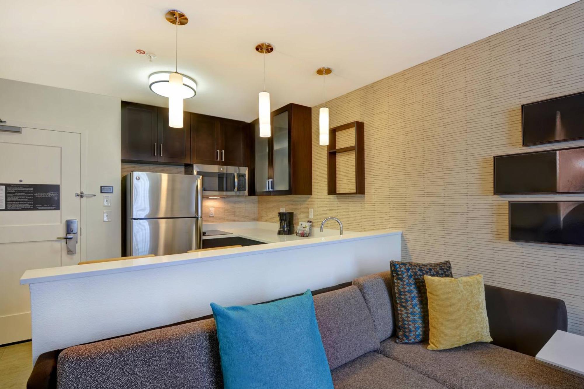 Hotel By Marriott The District At Eastover Jackson