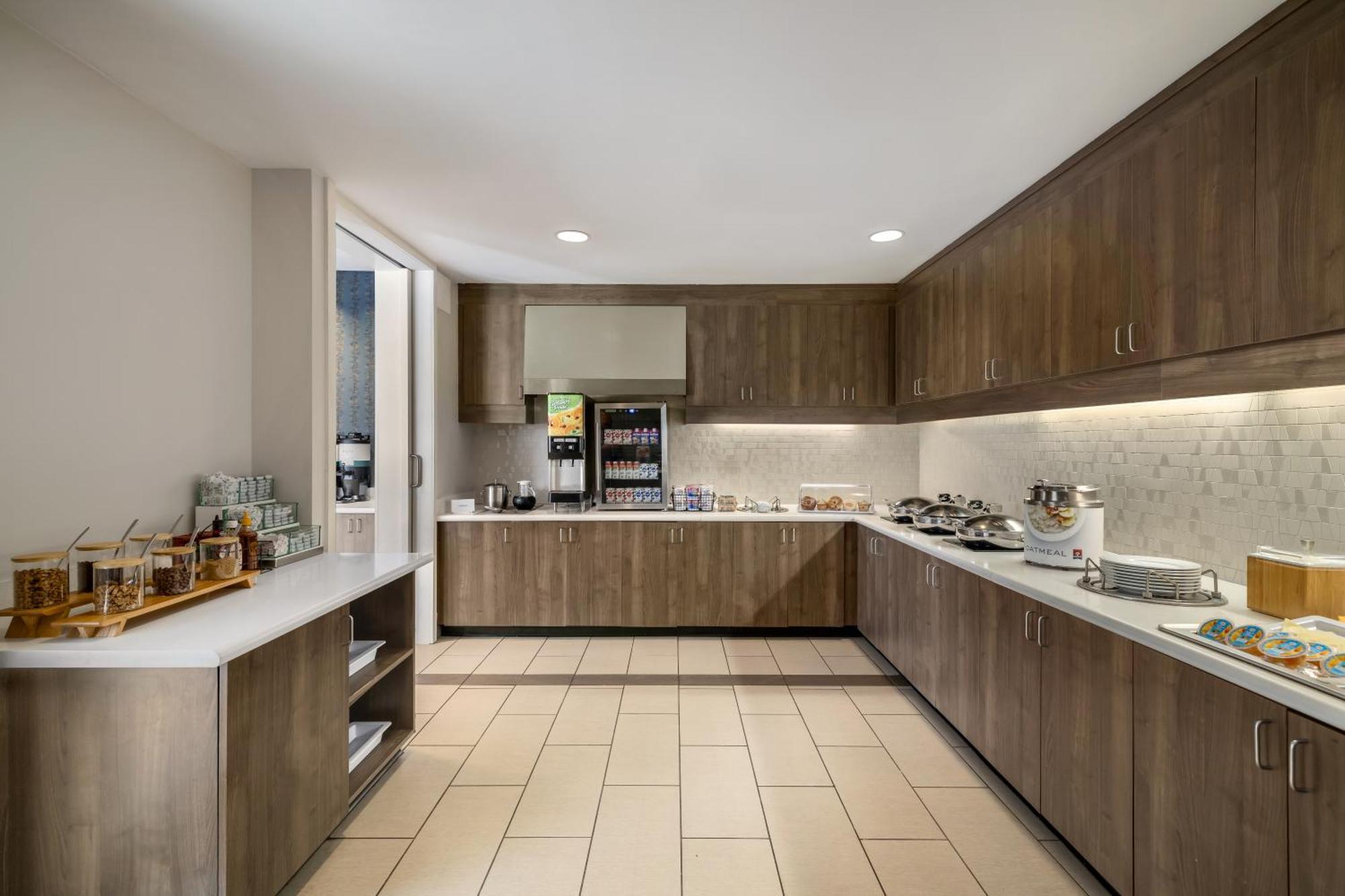 By Marriott The District At Eastover 3* Jackson