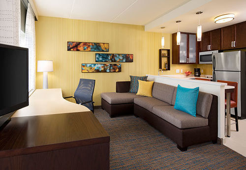 Hotel By Marriott The District At Eastover 3*